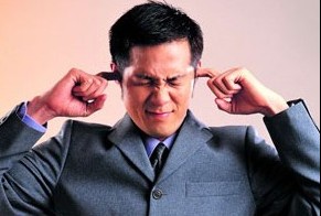 耳朵有响声是不是慢性前列腺炎 ？
